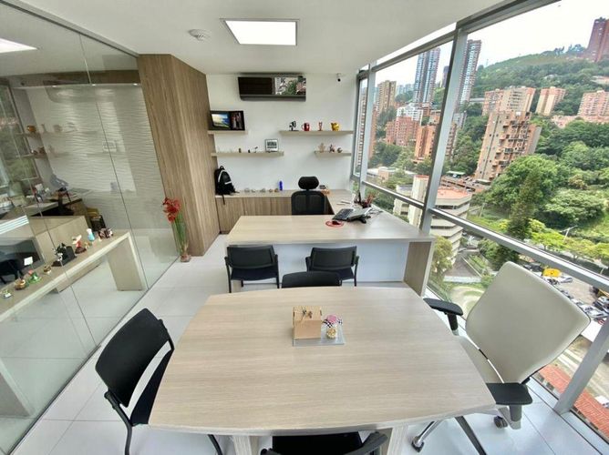 Oficina en arriendo en El Poblado, Medellín, 83 m² · foto 4 de 10