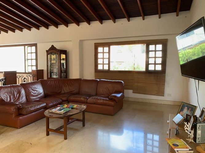 Casa de 7 alcobas en venta en Loma El Atravesado, Envigado, 785 m² · foto 6 de 24