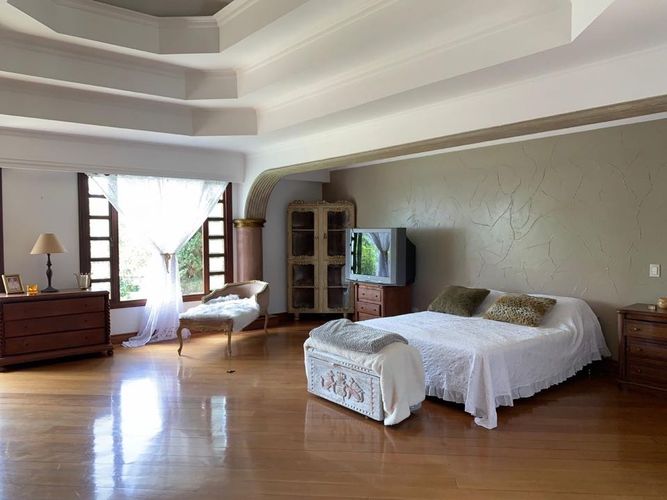 Casa de 7 alcobas en venta en Loma El Atravesado, Envigado, 785 m² · foto 11 de 24