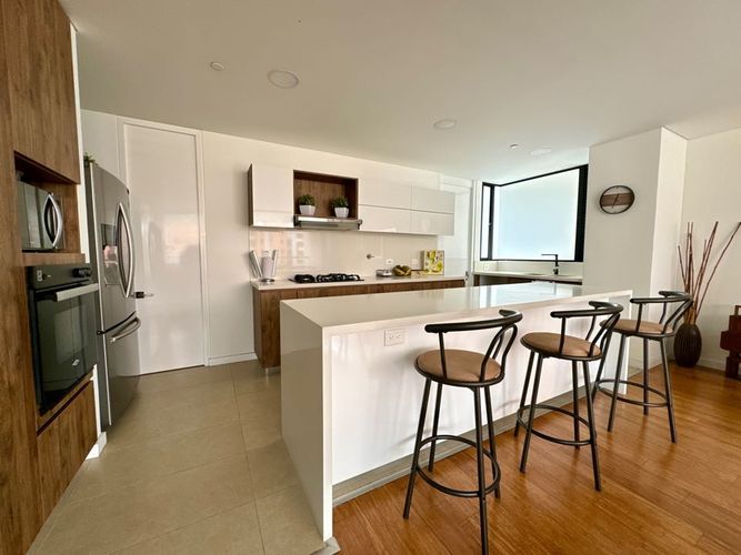 Apartamento de 3 alcobas en venta en Santa Maria De Los Angeles, Medellín, 183 m² · foto 2 de 20