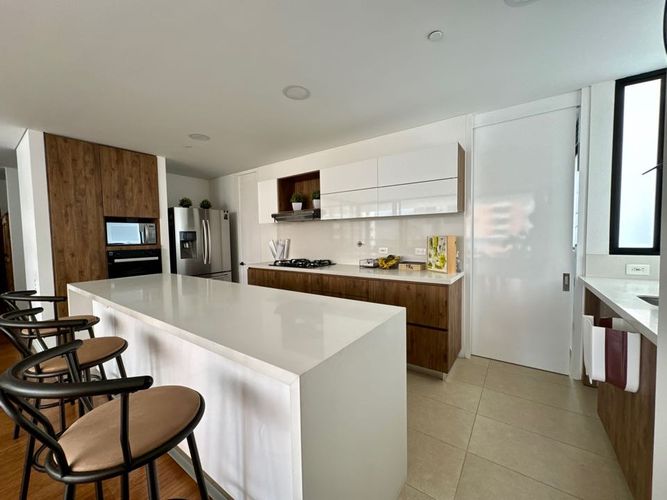 Apartamento de 3 alcobas en venta en Santa Maria De Los Angeles, Medellín, 183 m² · foto 3 de 20