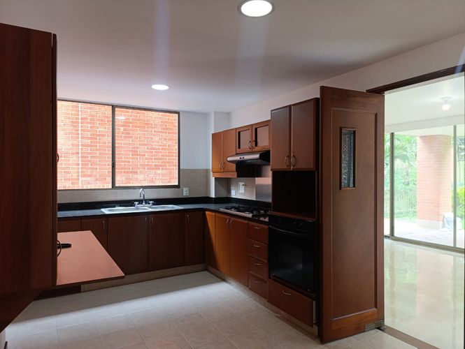 Casa de 3 alcobas en venta en El Poblado, Medellín, 260 m² · foto 5 de 20