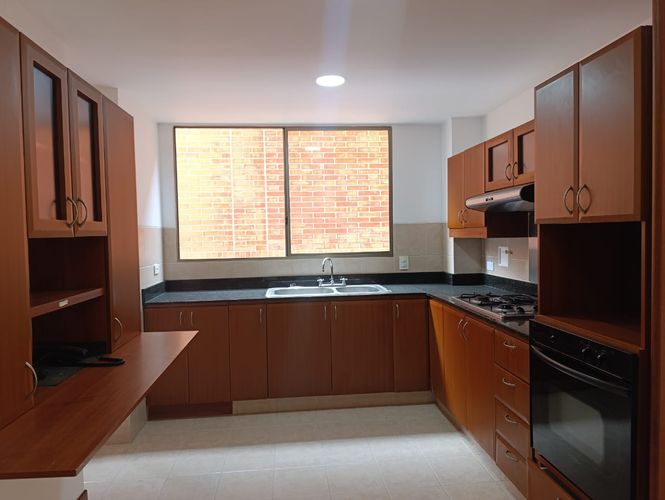 Casa de 3 alcobas en venta en El Poblado, Medellín, 260 m² · foto 6 de 20