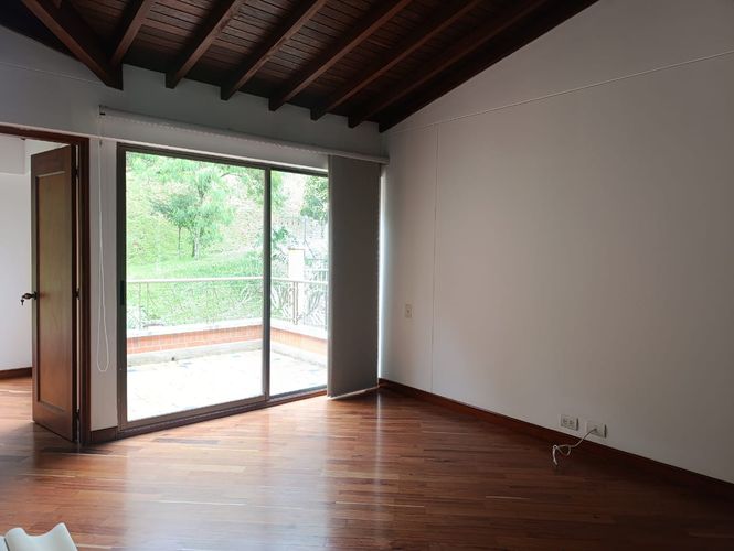 Casa de 3 alcobas en venta en El Poblado, Medellín, 260 m² · foto 7 de 20