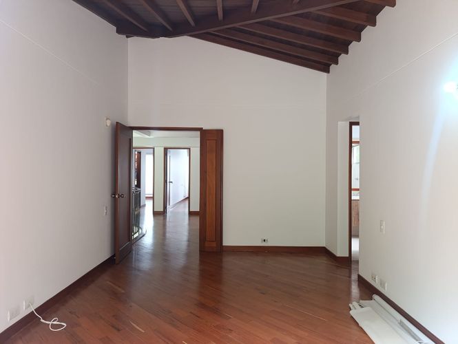 Casa de 3 alcobas en venta en El Poblado, Medellín, 260 m² · foto 9 de 20