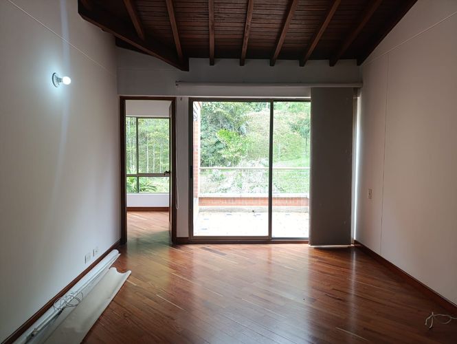 Casa de 3 alcobas en venta en El Poblado, Medellín, 260 m² · foto 12 de 20