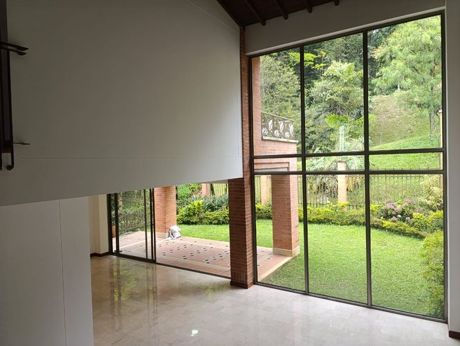 Casa de 3 alcobas en venta en El Poblado, Medellín, 260 m² · foto 18 de 20