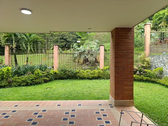 Casa de 3 alcobas en venta en El Poblado, Medellín, 260 m² · foto 20 de 20