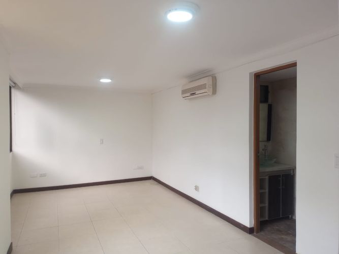 Apartamento de 3 alcobas en arriendo en El Poblado, Medellín, 110 m² · foto 3 de 14