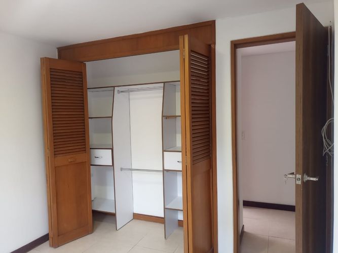 Apartamento de 3 alcobas en arriendo en El Poblado, Medellín, 110 m² · foto 12 de 14