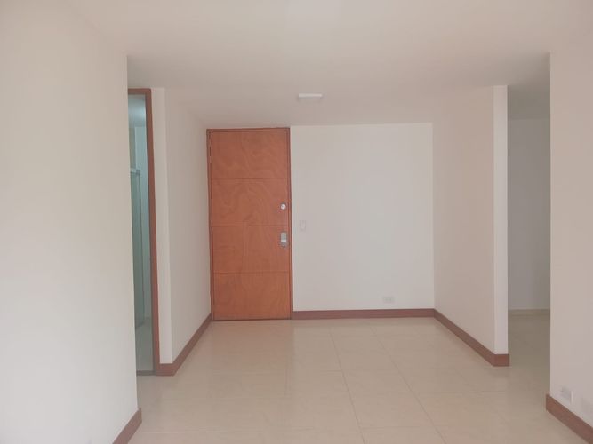 Apartamento de 2 alcobas en arriendo en Castropol, Medellín, 68 m² · foto 3 de 16