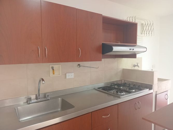 Apartamento de 2 alcobas en arriendo en Castropol, Medellín, 68 m² · foto 6 de 16