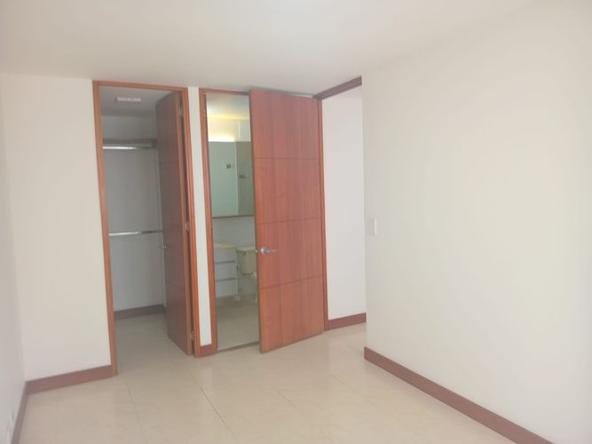 Apartamento de 2 alcobas en arriendo en Castropol, Medellín, 68 m² · foto 7 de 16