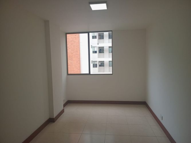 Apartamento de 2 alcobas en arriendo en Castropol, Medellín, 68 m² · foto 8 de 16