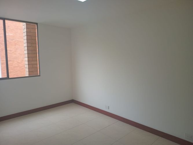 Apartamento de 2 alcobas en arriendo en Castropol, Medellín, 68 m² · foto 10 de 16