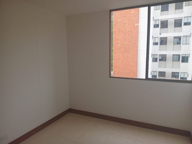 Apartamento de 2 alcobas en arriendo en Castropol, Medellín, 68 m² · foto 12 de 16