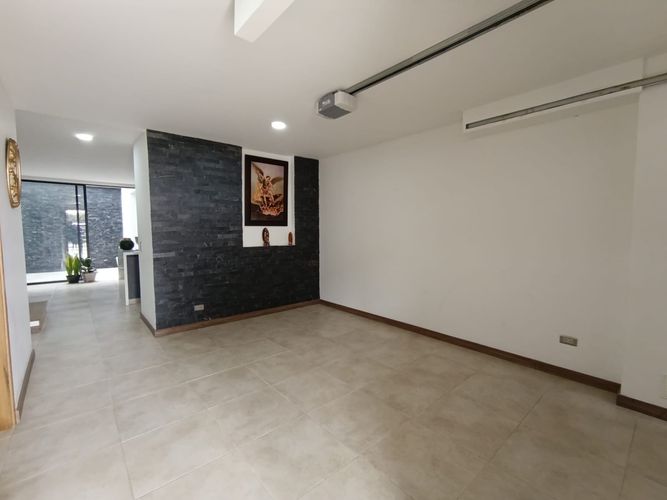 Casa de 4 alcobas en venta en Llano Grande, Rionegro, 165 m² · foto 2 de 12