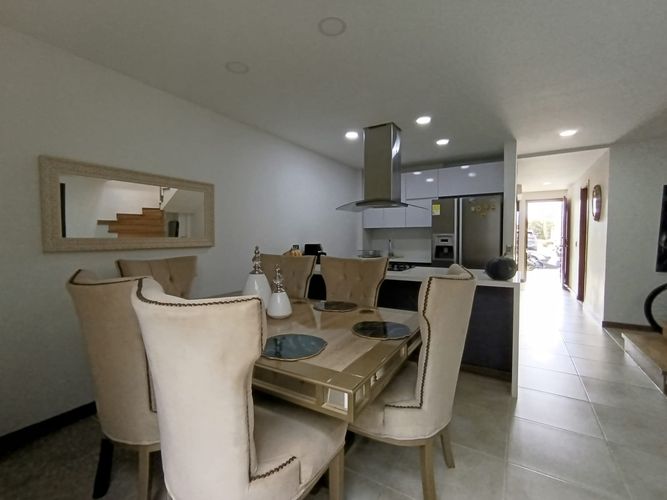 Casa de 4 alcobas en venta en Llano Grande, Rionegro, 165 m² · foto 3 de 12