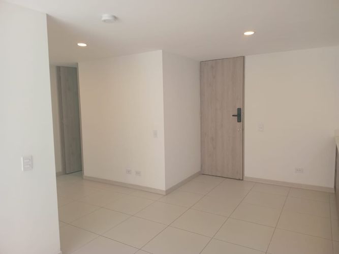 Apartamento de 2 alcobas en arriendo en El Poblado, Medellín, 64 m² · foto 3 de 17