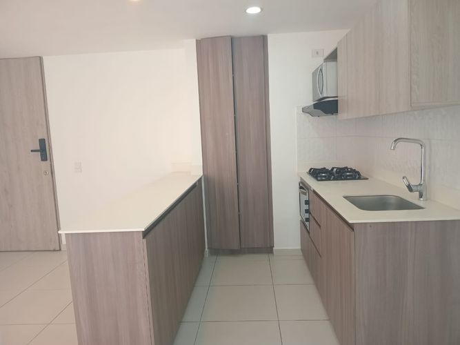 Apartamento de 2 alcobas en arriendo en El Poblado, Medellín, 64 m² · foto 7 de 17