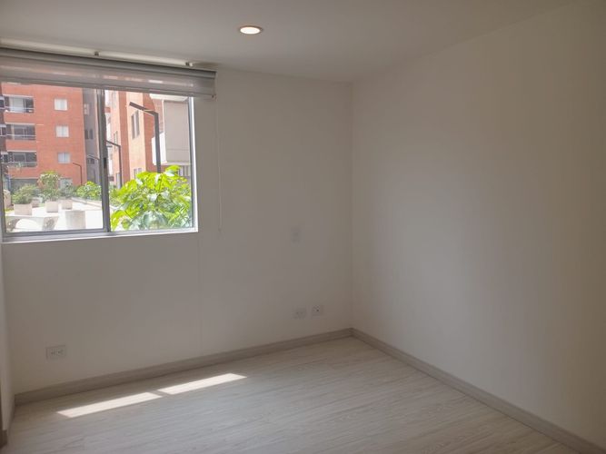 Apartamento de 2 alcobas en arriendo en El Poblado, Medellín, 64 m² · foto 12 de 17