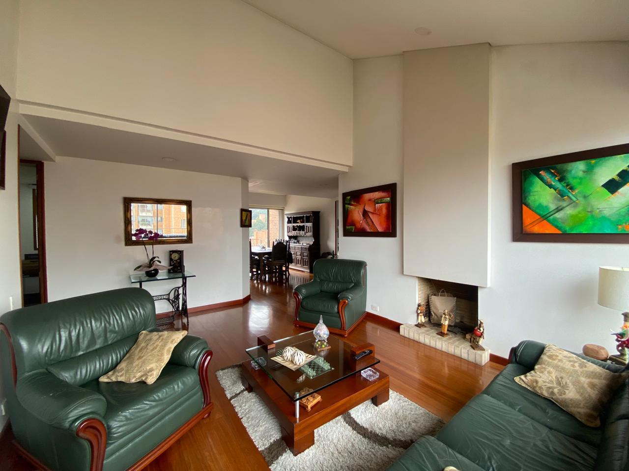 Apartamento en venta en Gratamira, Bogotá · foto 2 de 23
