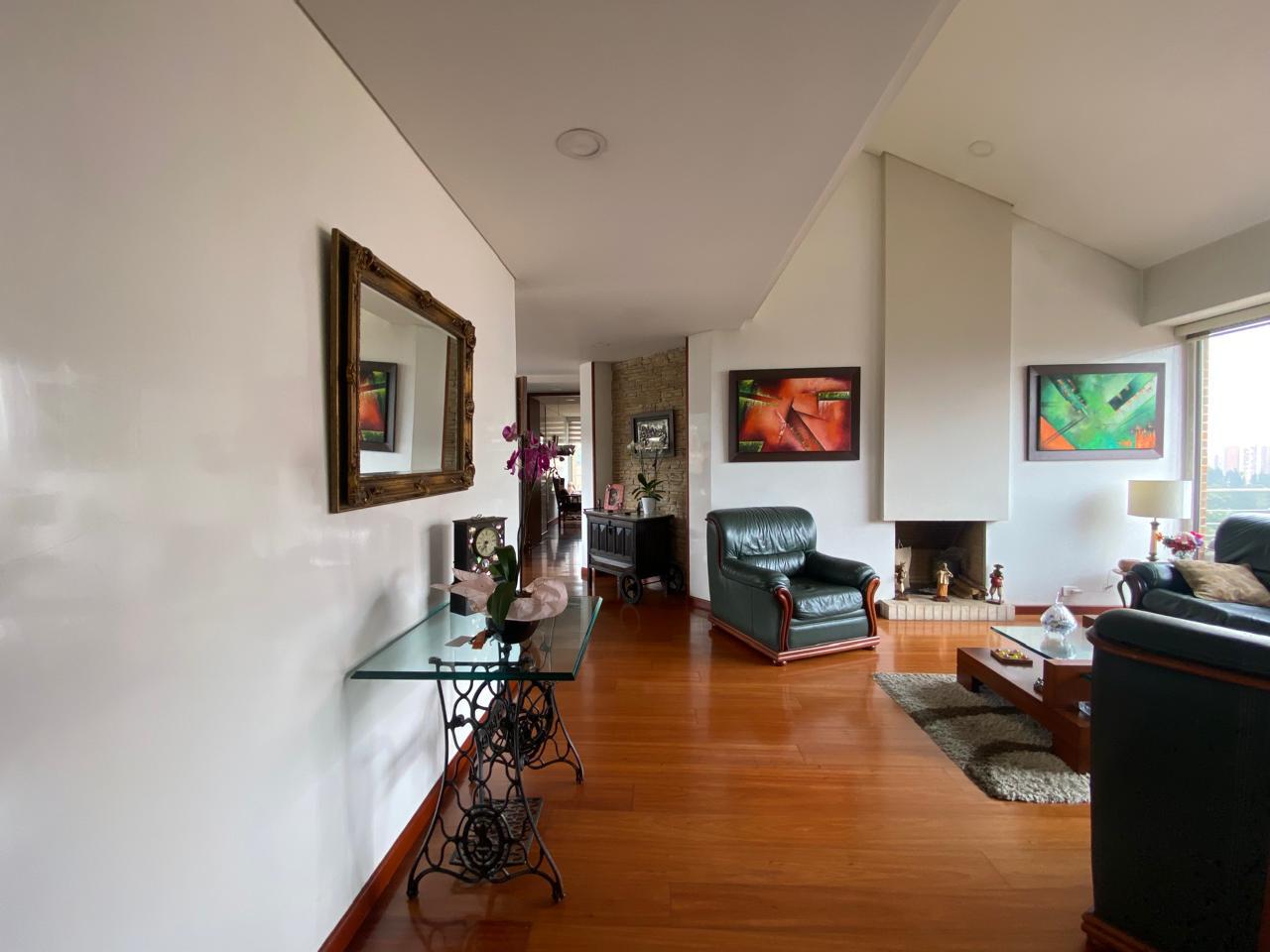 Apartamento en venta en Gratamira, Bogotá · foto 3 de 23