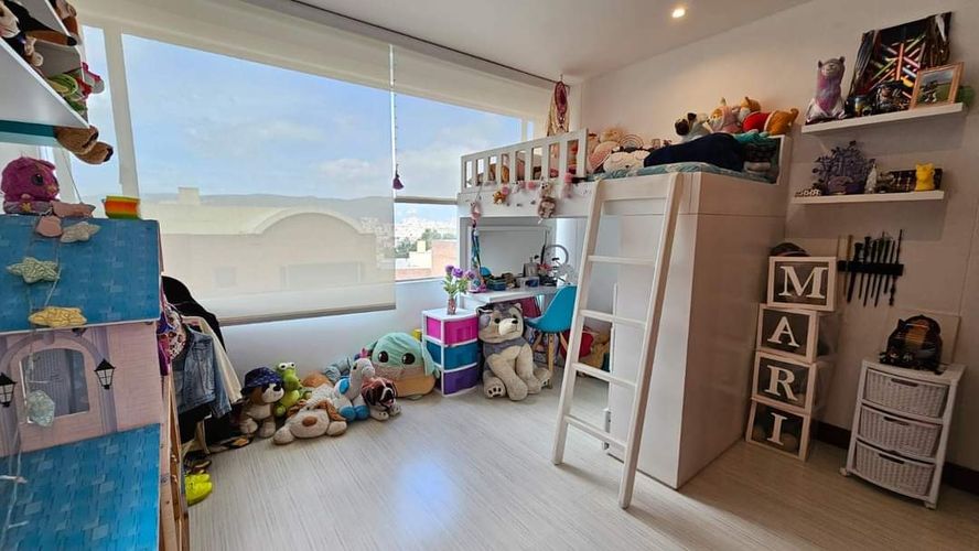 Casa de 3 alcobas en venta en Cerros De Suba, Bogotá, 269 m² · foto 7 de 10