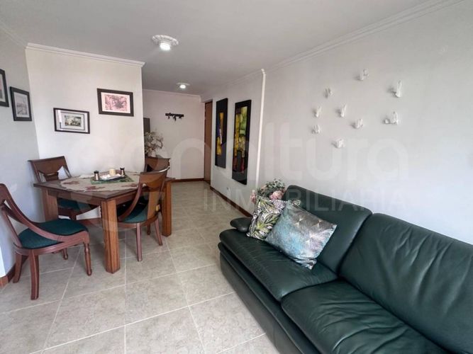 Apartamento de 3 alcobas en venta en Castropol, Medellín, 79 m² · foto 3 de 11