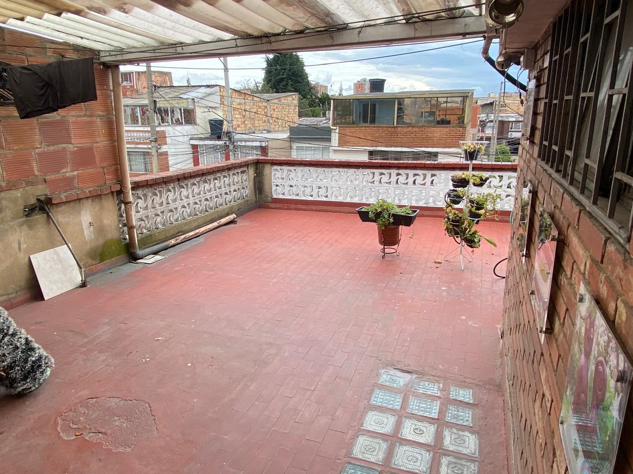 Casa en venta en La Estrada, Bogotá · foto 8 de 24