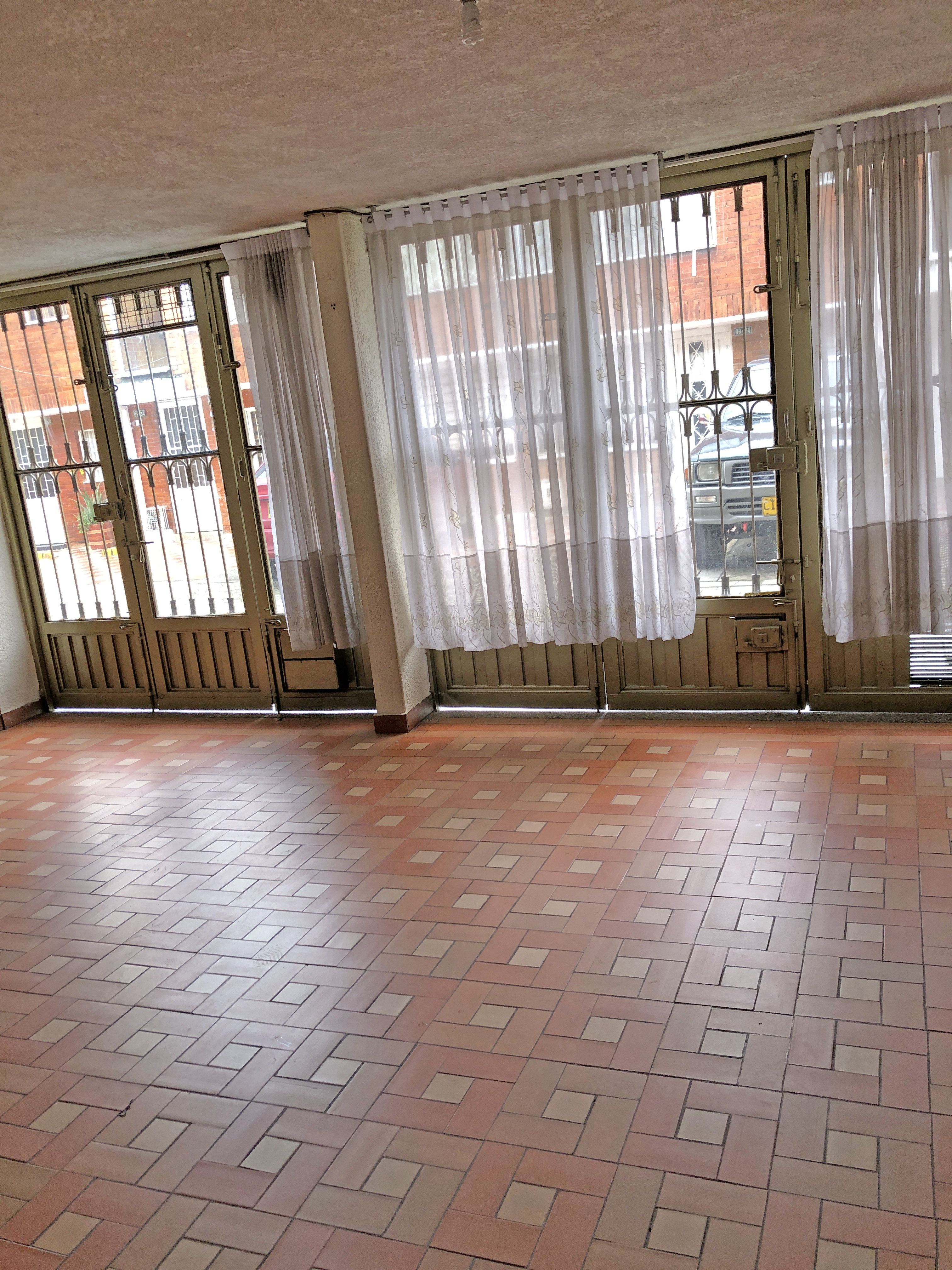 Casa en venta en Engativá, Bogotá · foto 2 de 11