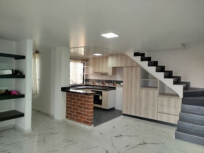 Casa de 6 alcobas en venta en Centro Tocancipá, Tocancipá, 245 m² · foto 3 de 19