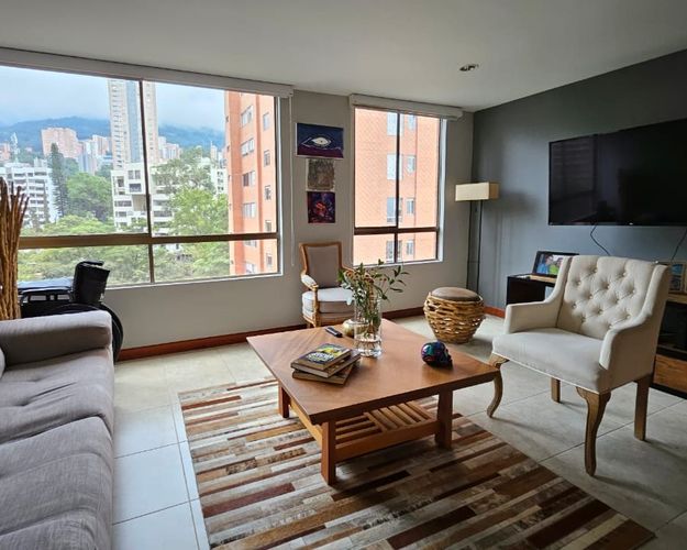 Apartamento de 2 alcobas en venta en El Poblado, Medellín, 130 m² · foto 4 de 11