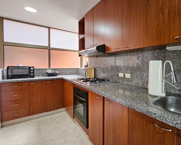 Apartamento de 2 alcobas en venta en El Poblado, Medellín, 130 m² · foto 5 de 11