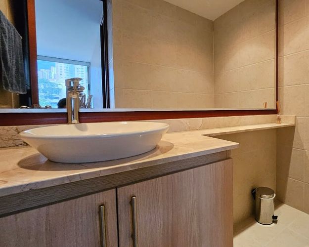 Apartamento de 2 alcobas en venta en El Poblado, Medellín, 130 m² · foto 8 de 11