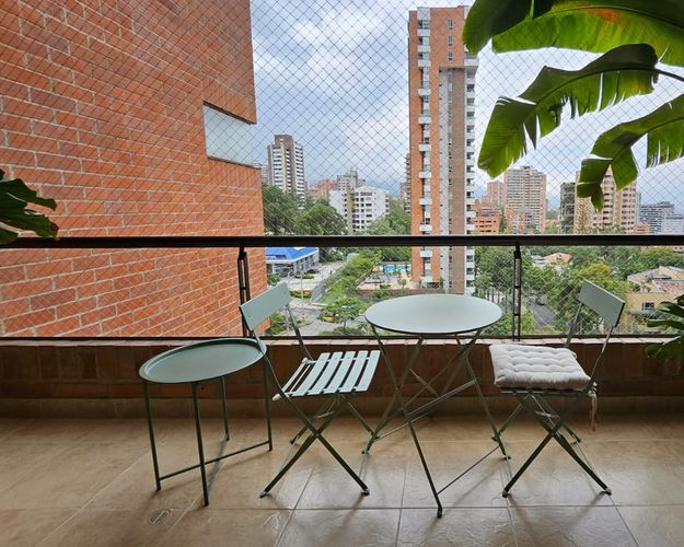 Apartamento de 2 alcobas en venta en El Poblado, Medellín, 130 m² · foto 11 de 11