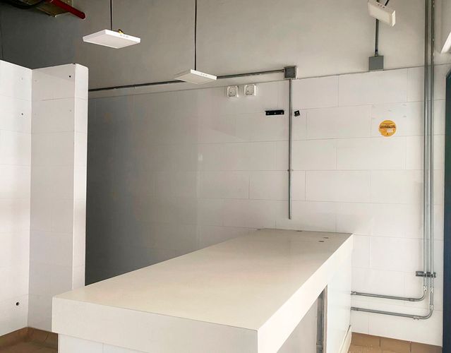 Local en arriendo en La Aguacatala, Medellín, 50 m² · foto 2 de 5
