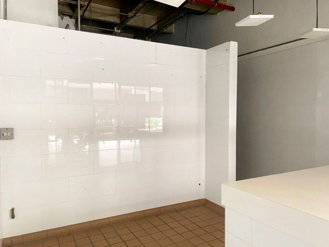 Local en arriendo en La Aguacatala, Medellín, 50 m² · foto 3 de 5
