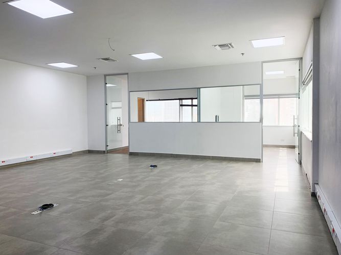 Oficina en arriendo en El Poblado, Medellín, 98 m² · foto 3 de 11