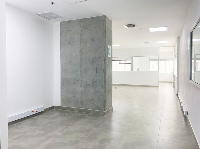Oficina en arriendo en El Poblado, Medellín, 98 m² · foto 4 de 11