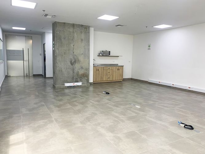 Oficina en arriendo en El Poblado, Medellín, 98 m² · foto 7 de 11
