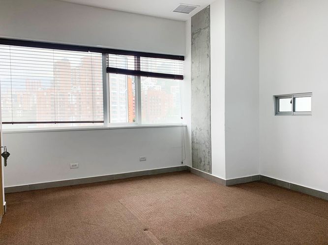 Oficina en arriendo en El Poblado, Medellín, 98 m² · foto 8 de 11