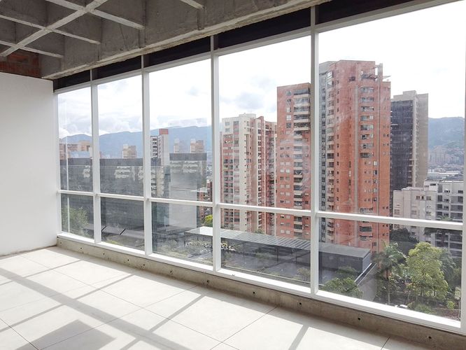 Oficina en arriendo en El Poblado, Medellín, 60 m² · foto 4 de 8