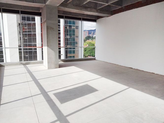 Oficina en arriendo en El Poblado, Medellín, 60 m² · foto 5 de 8