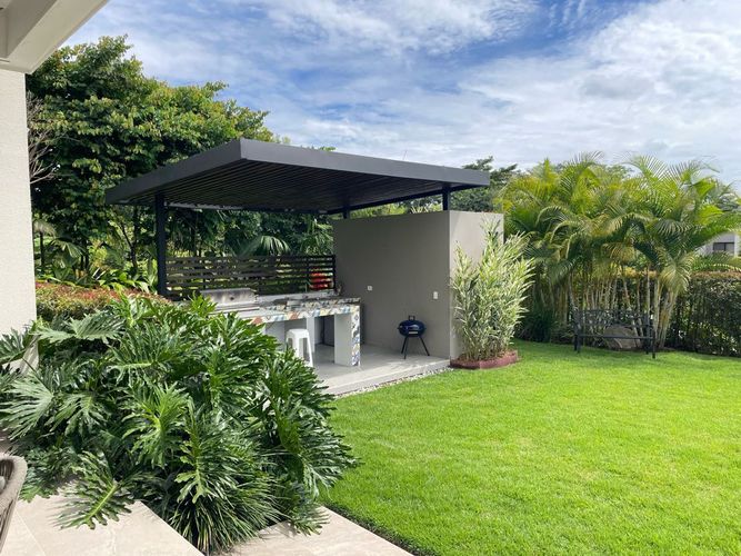Casa de 5 alcobas en venta en Cerritos, Pereira, 700 m² · foto 2 de 24