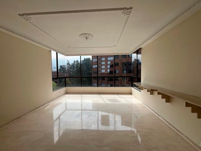 Apartamento de 4 alcobas en venta en El Poblado, Medellín, 260 m² · foto 2 de 18