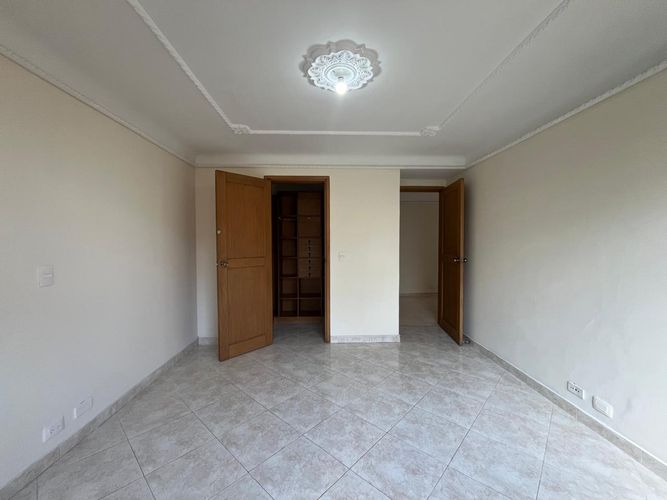 Apartamento de 4 alcobas en venta en El Poblado, Medellín, 260 m² · foto 8 de 18
