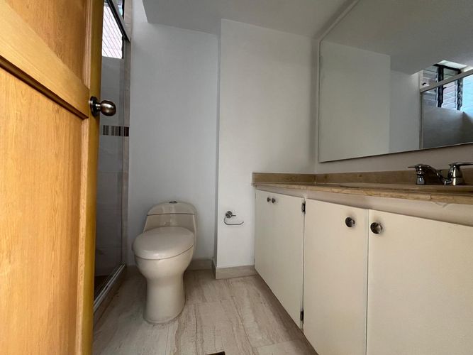 Apartamento de 4 alcobas en venta en El Poblado, Medellín, 260 m² · foto 15 de 18