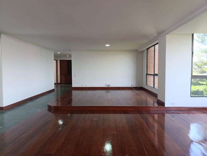 Apartamento de 3 alcobas en venta en El Poblado, Medellín, 210 m² · foto 4 de 18