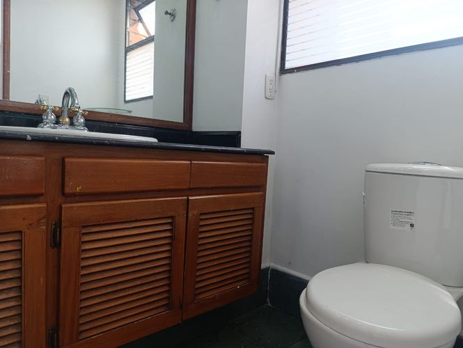 Apartamento de 3 alcobas en venta en El Poblado, Medellín, 210 m² · foto 18 de 18